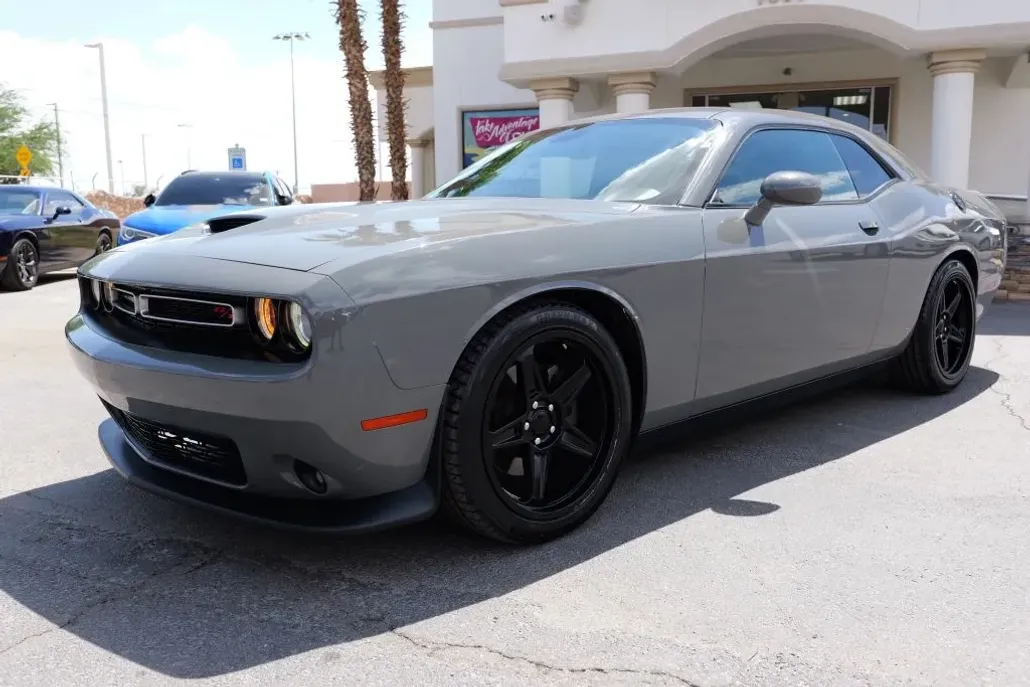 2019 Dodge Challenger R/T photo 1