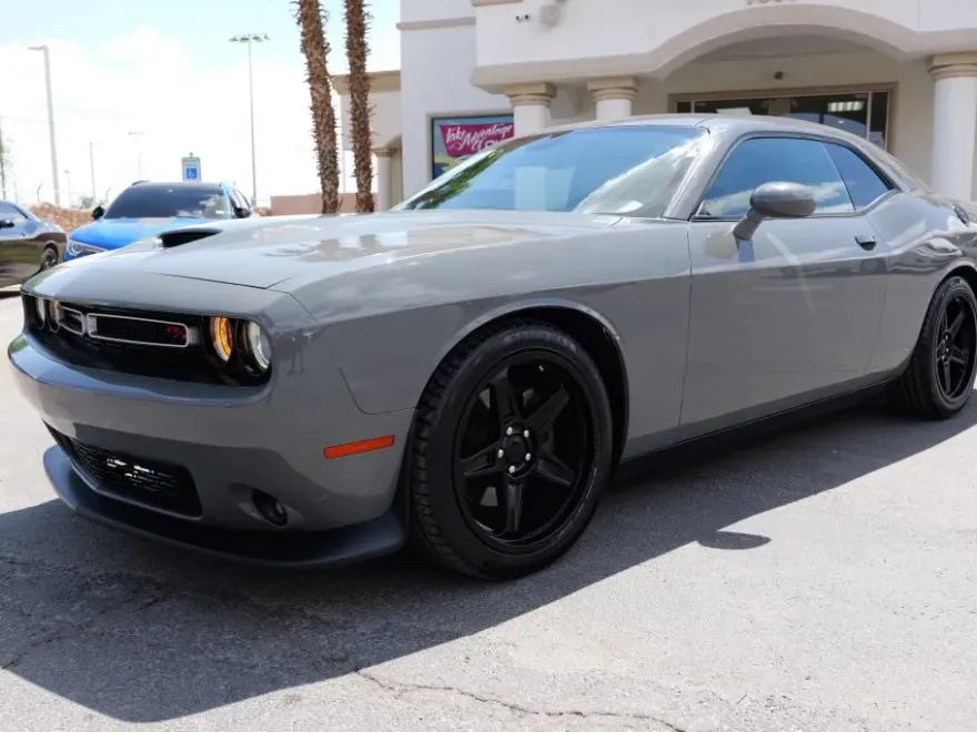 2019 Dodge Challenger R/T photo 1