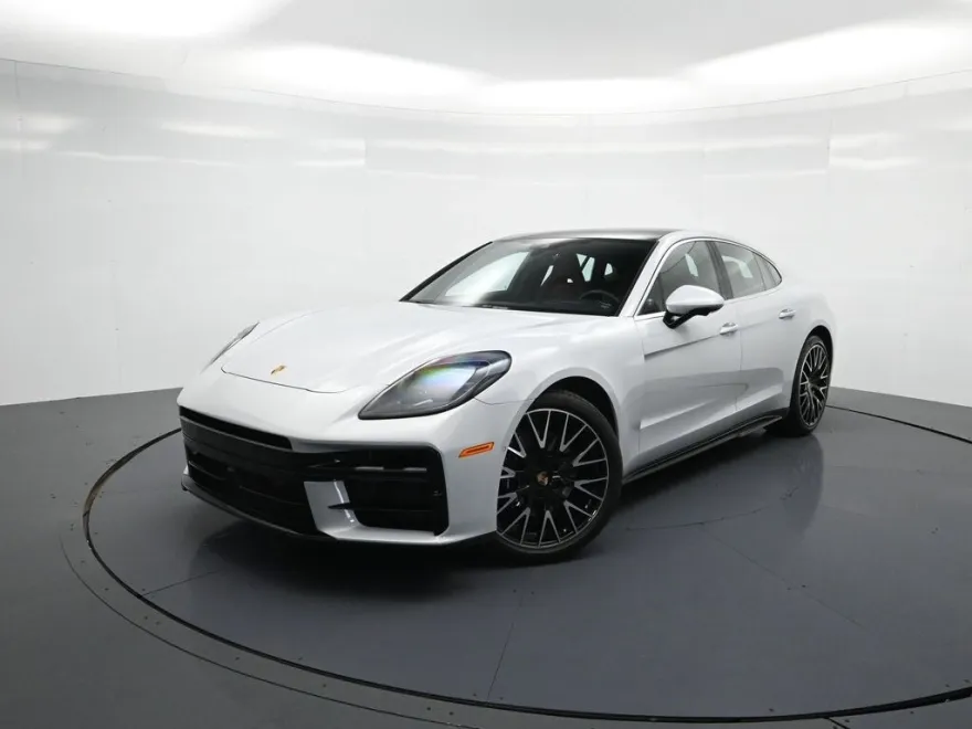 2025 Porsche Panamera photo 1