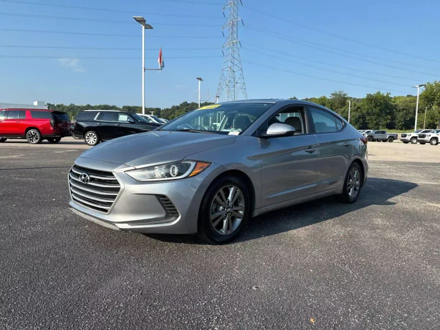 2017 Hyundai Elantra SE photo 1