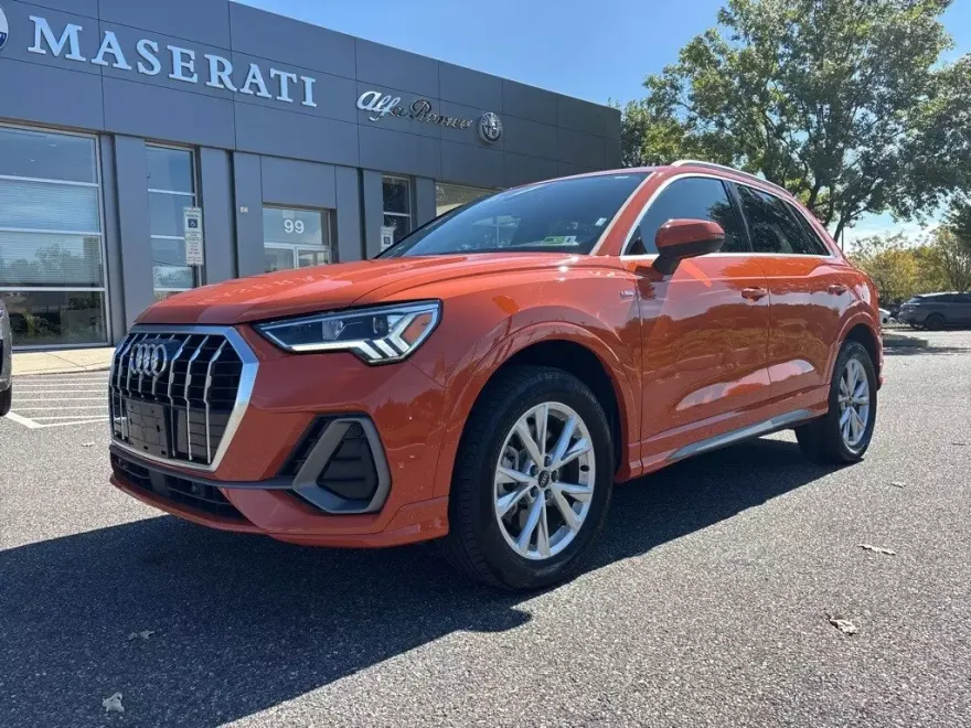 2024 Audi Q3 45 TFSI S line Premium photo 1