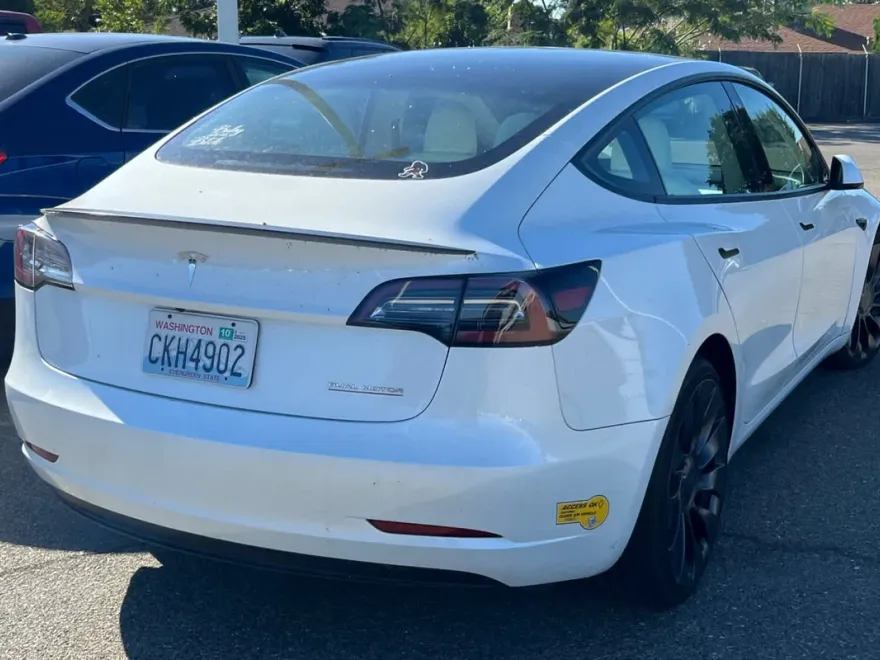 2023 Tesla Model 3 Performance photo 1