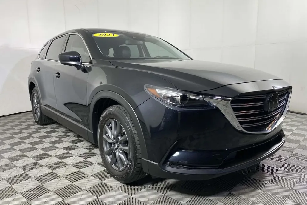 2023 Mazda CX-9 Touring photo 1