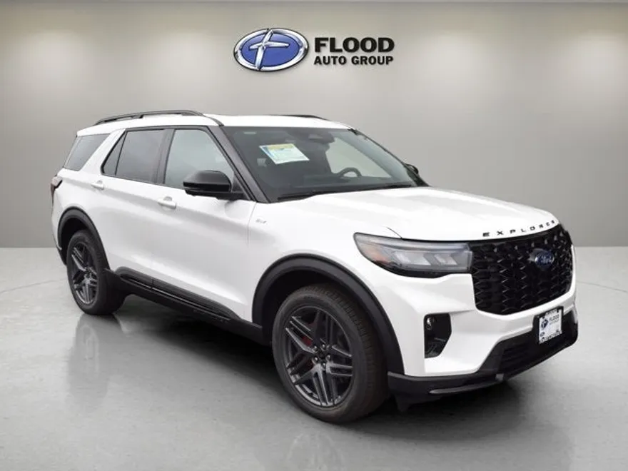 2025 Ford Explorer ST-Line photo 1