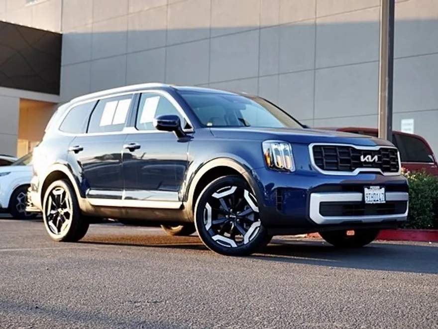 2025 Kia Telluride S photo 1