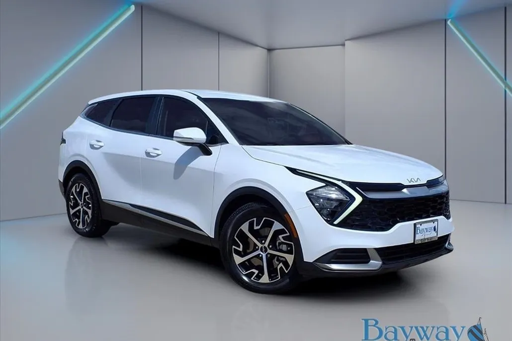 2023 Kia Sportage EX photo 1