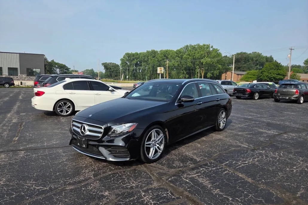2017 Mercedes Benz E 400 4MATIC photo 1