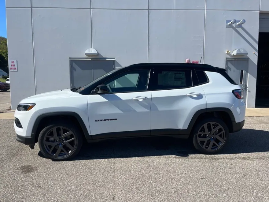 2026 Jeep Compass Limited Altitude photo 1