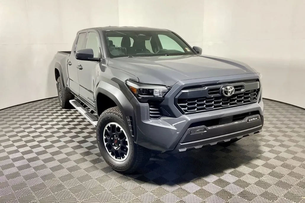 2025 Toyota Tacoma TRD Off-Road Double Cab photo 1