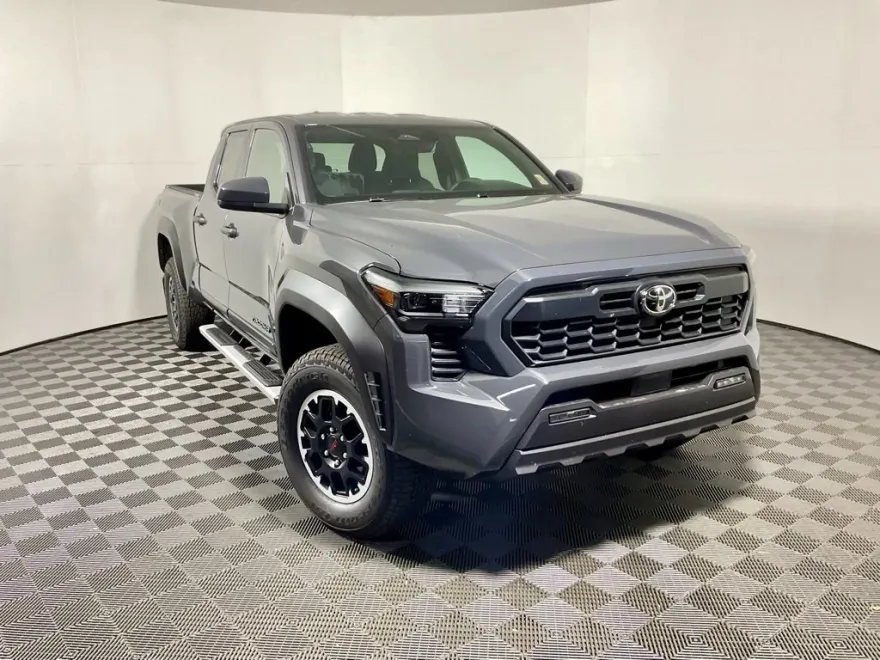 2025 Toyota Tacoma TRD Off-Road Double Cab photo 1