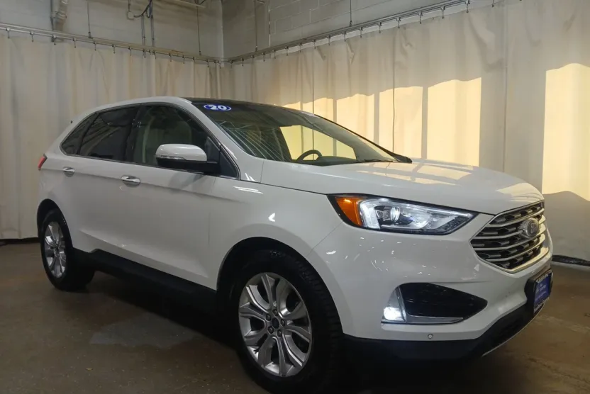 2020 Ford Edge Titanium photo 1