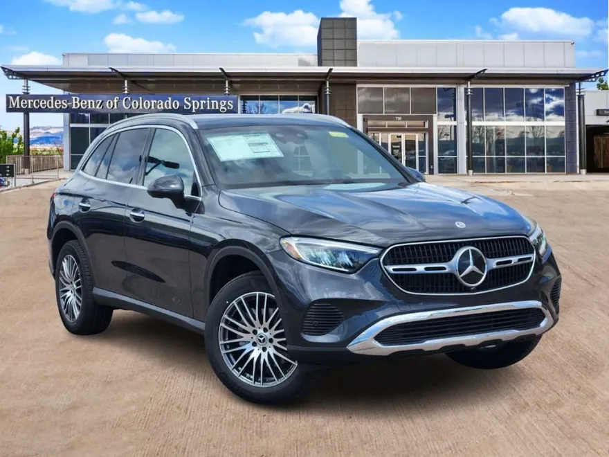 2025 Mercedes Benz GLC 300 4MATIC photo 1
