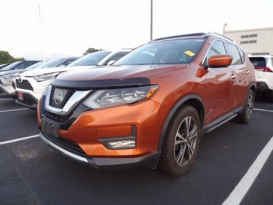 2017 Nissan Rogue SL photo 1