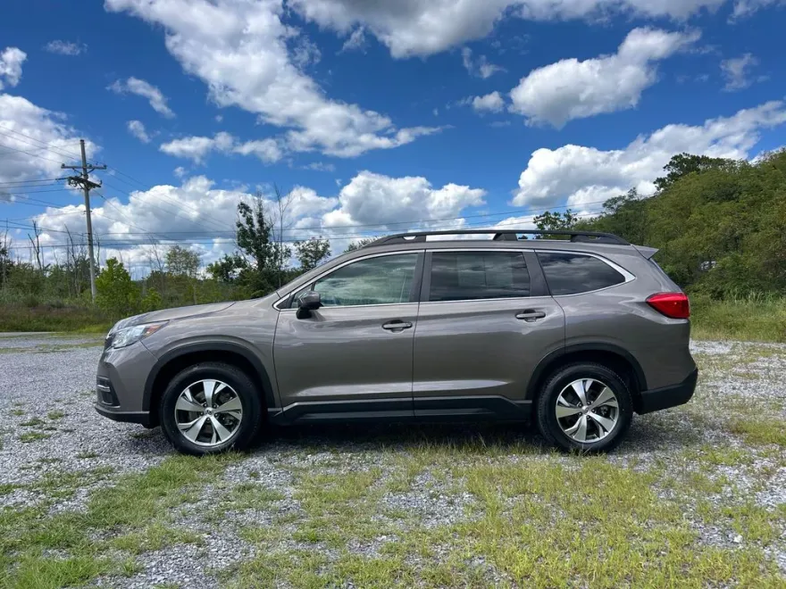 2022 Subaru Ascent Premium photo 1