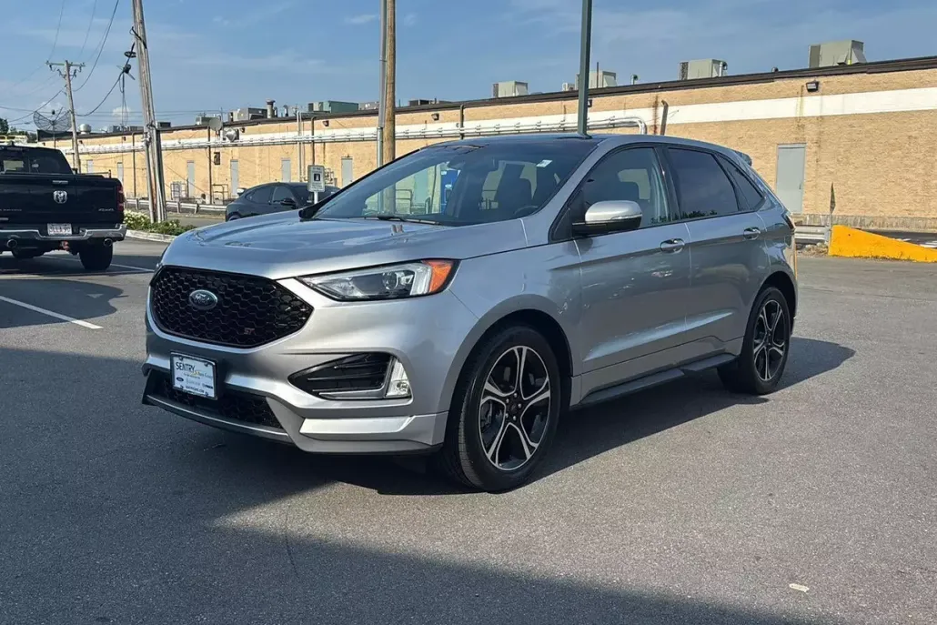 2020 Ford Edge ST photo 1