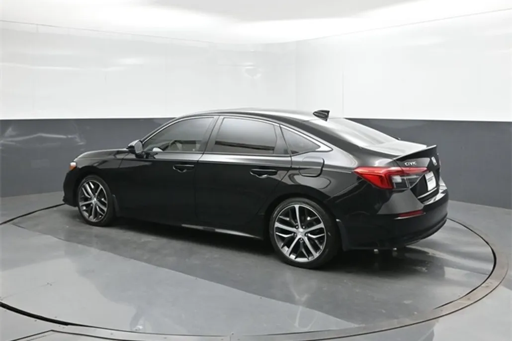2024 Honda Civic Touring photo 1