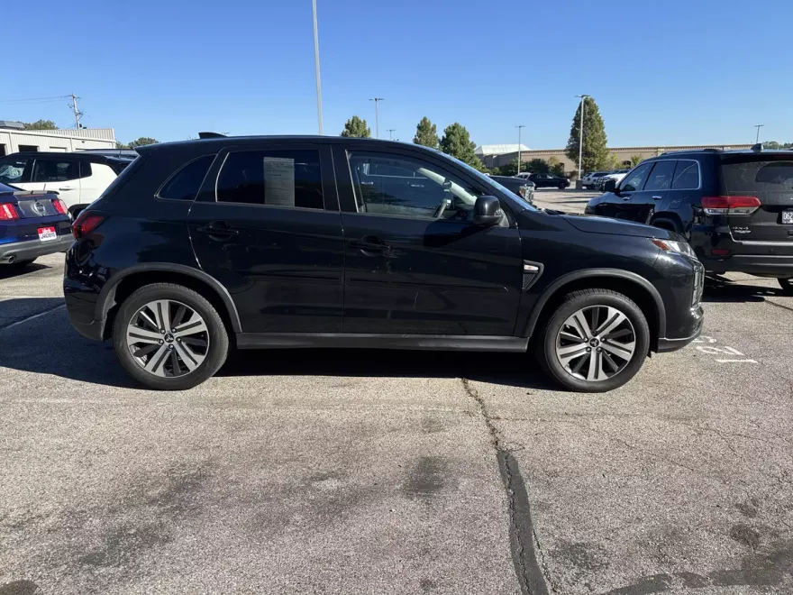 2021 Mitsubishi Outlander Sport photo 1