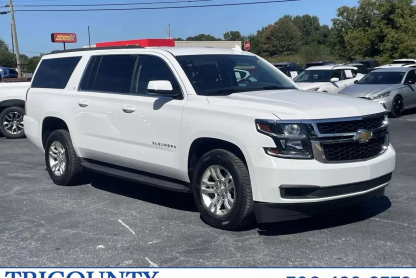 2020 Chevrolet Suburban LT photo 1