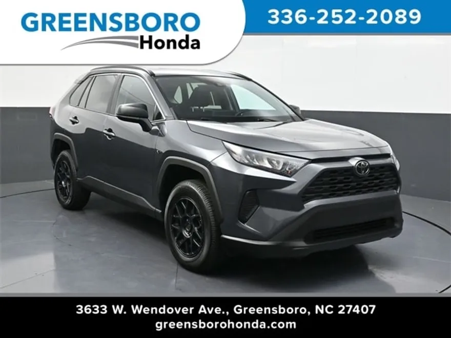 2020 Toyota RAV4 LE photo 1