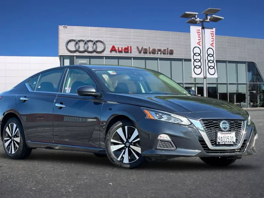 2022 Nissan Altima 2.5 SV photo 1