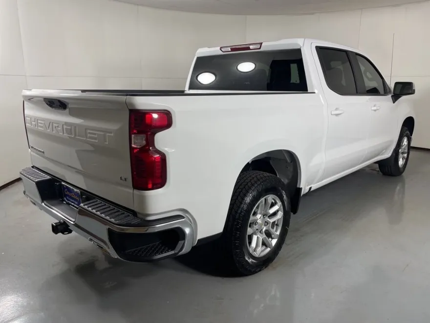 2026 Chevrolet Silverado 1500 LT photo 1