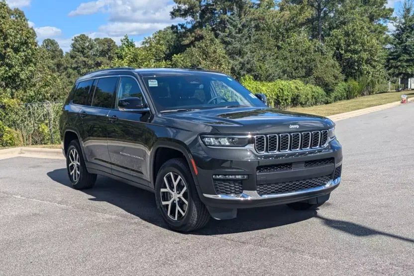 2024 Jeep Grand Cherokee Limited photo 1