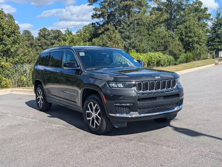 2024 Jeep Grand Cherokee Limited photo 1