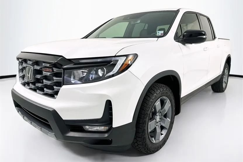 2025 Honda Ridgeline TrailSport photo 1