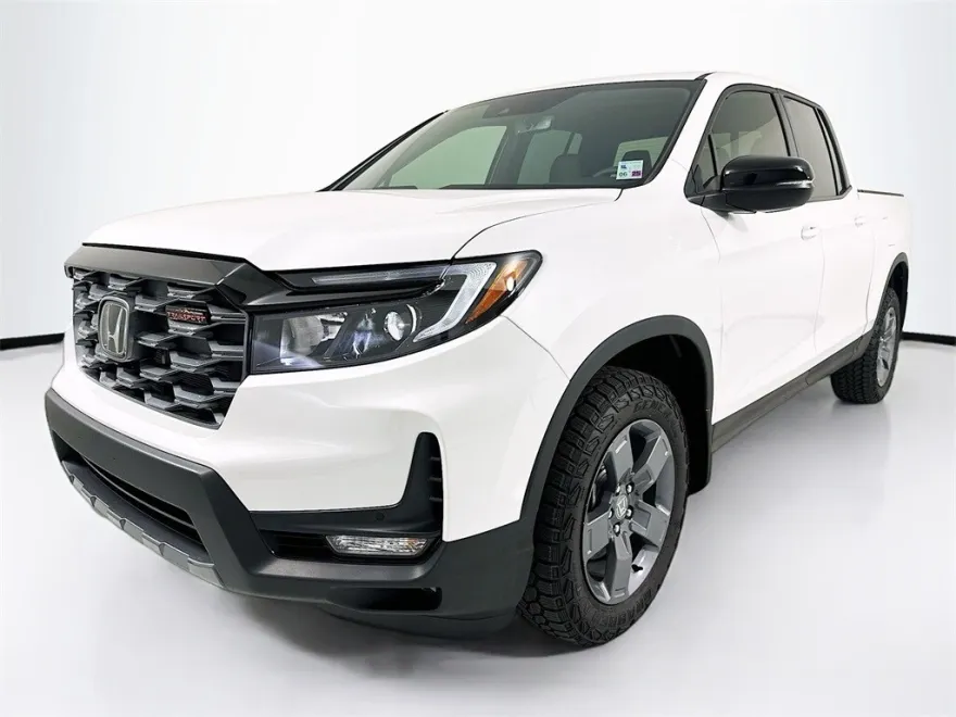 2025 Honda Ridgeline TrailSport photo 1