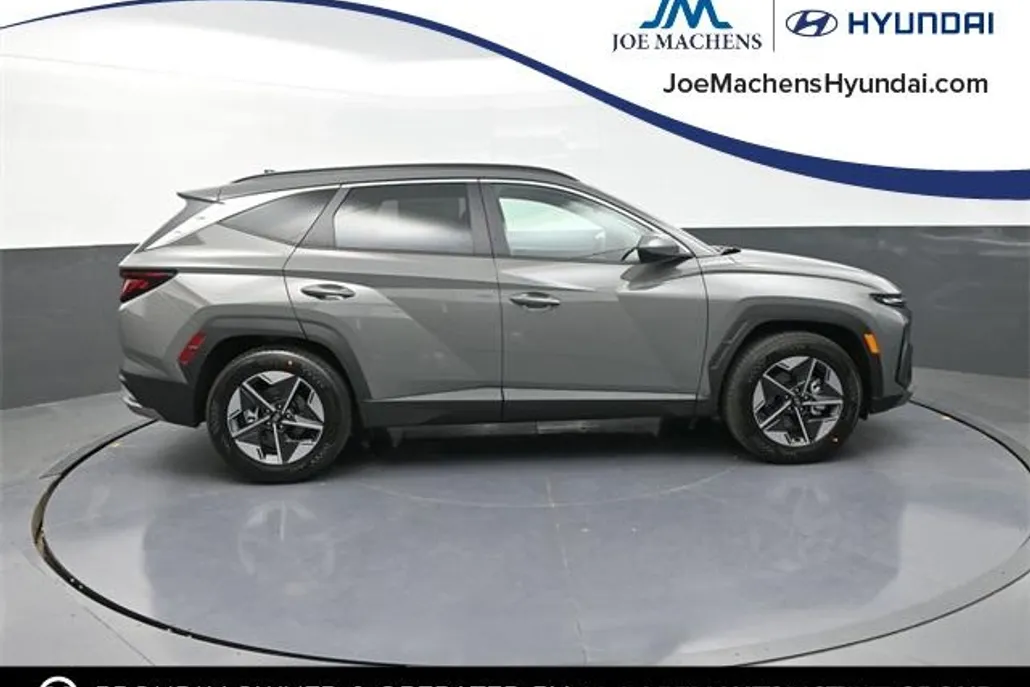 2025 Hyundai Tucson SEL photo 1