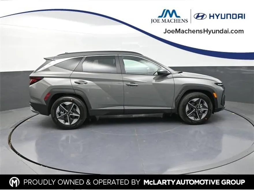 2025 Hyundai Tucson SEL photo 1