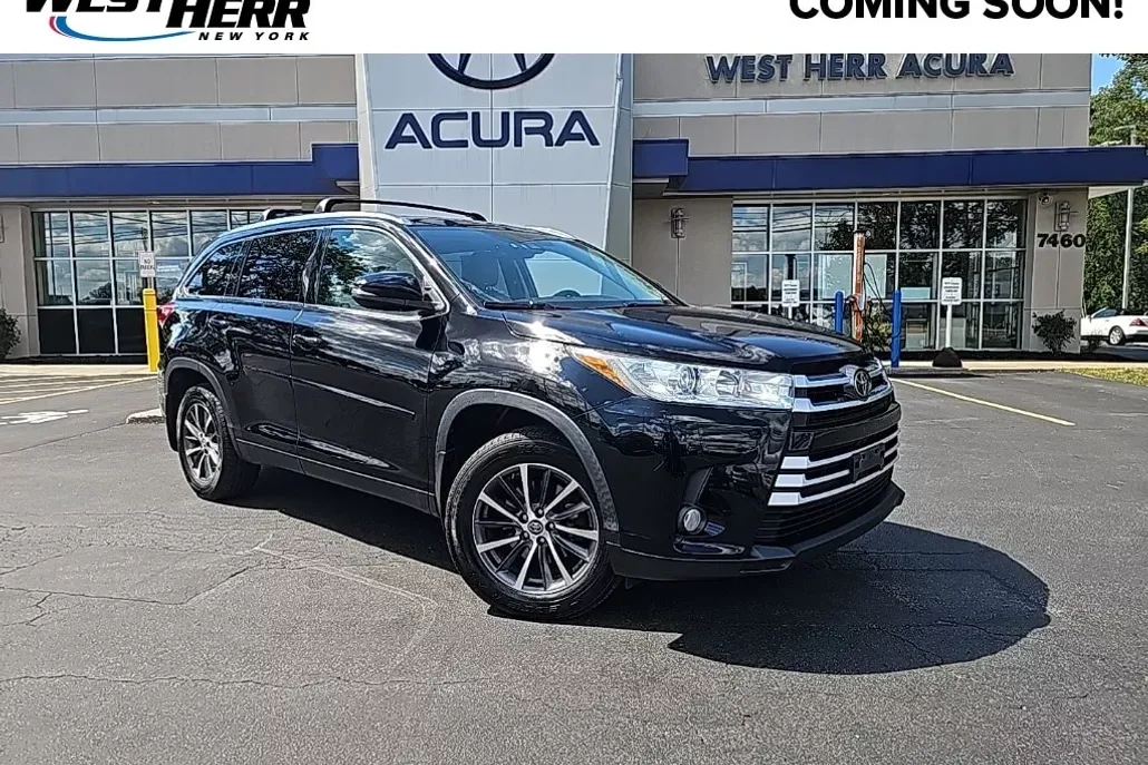 2019 Toyota Highlander XLE photo 1