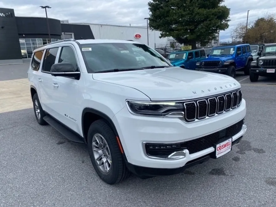 2024 Jeep Wagoneer L photo 1