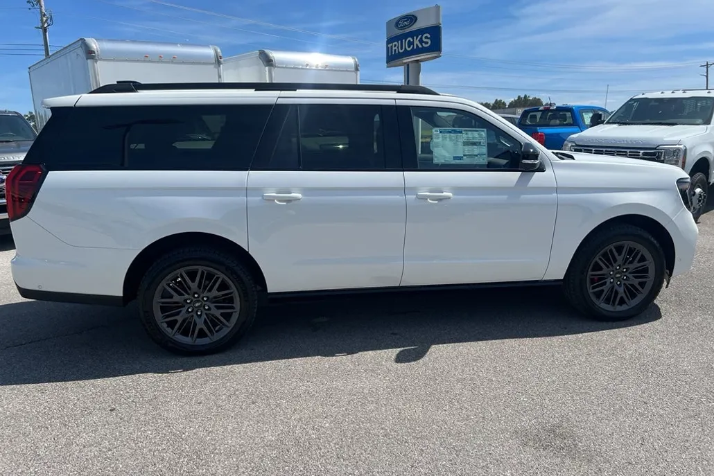2025 Ford Expedition Platinum MAX photo 1