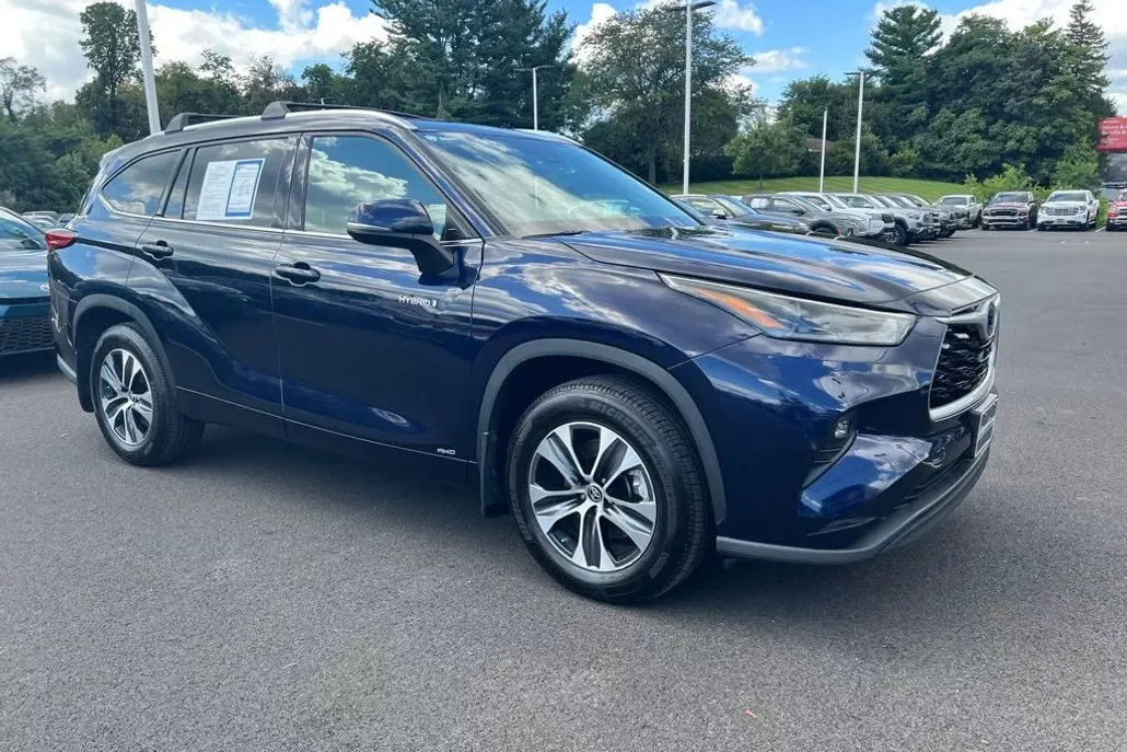 2021 Toyota Highlander Hybrid XLE photo 1