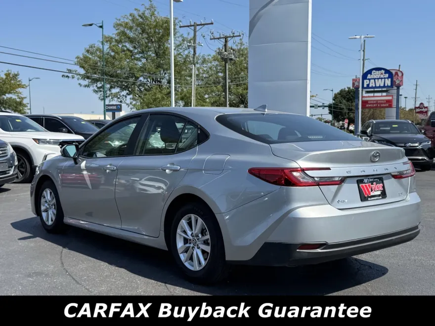 2025 Toyota Camry LE Hybrid photo 1