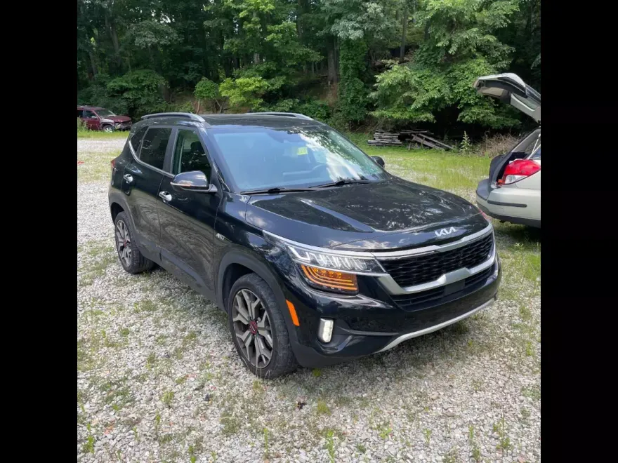 2022 Kia Seltos SX photo 1