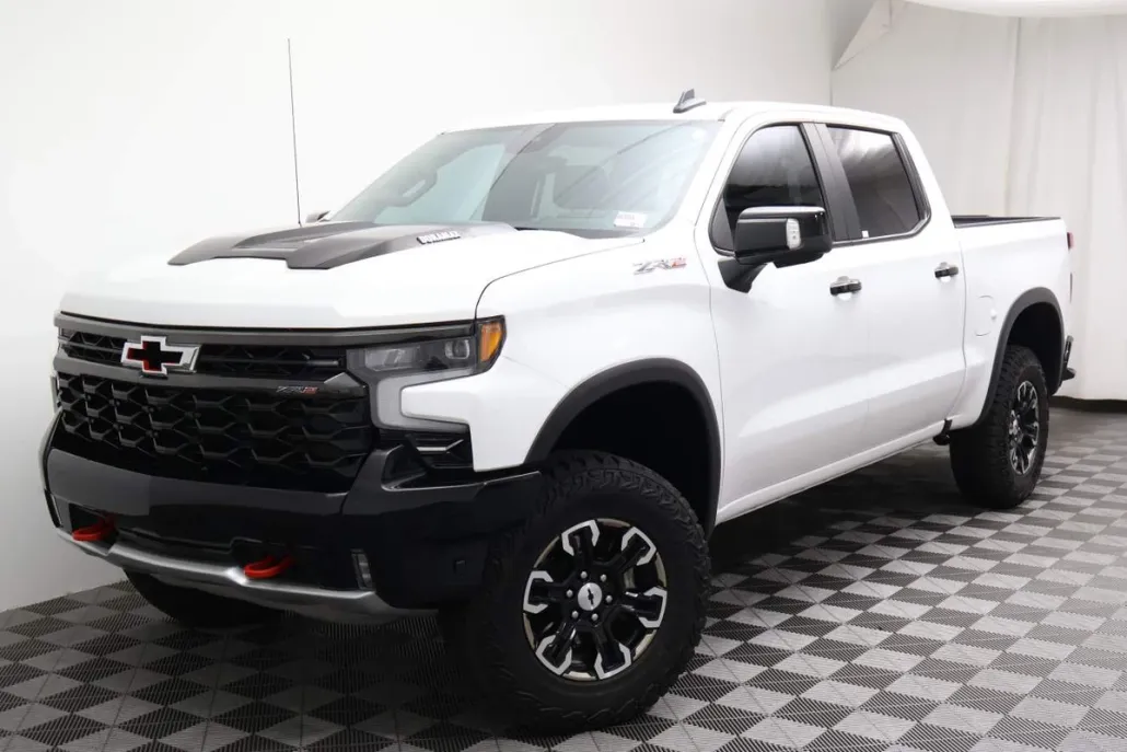 2024 Chevrolet Silverado 1500 ZR2 photo 1