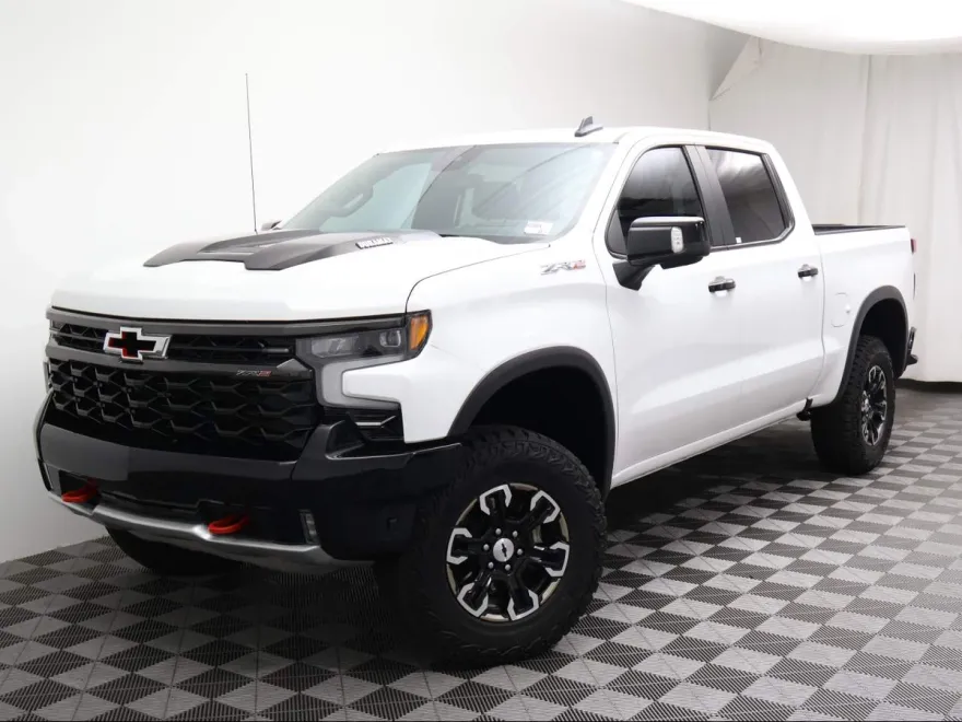 2024 Chevrolet Silverado 1500 ZR2 photo 1