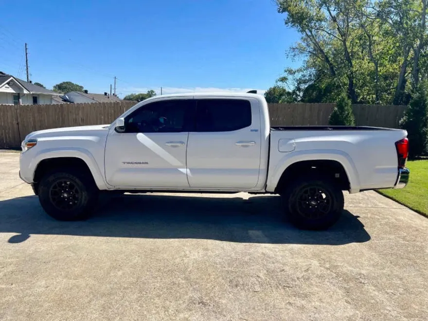 2020 Toyota Tacoma SR5 V6 photo 1