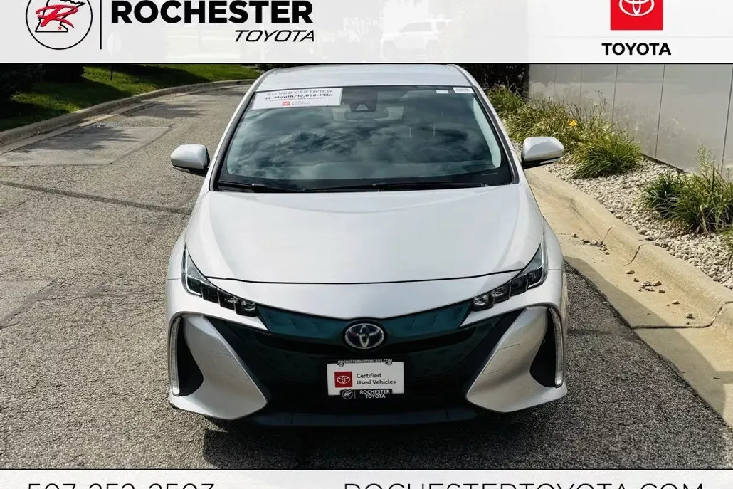 2018 Toyota Prius Prime Premium photo 1