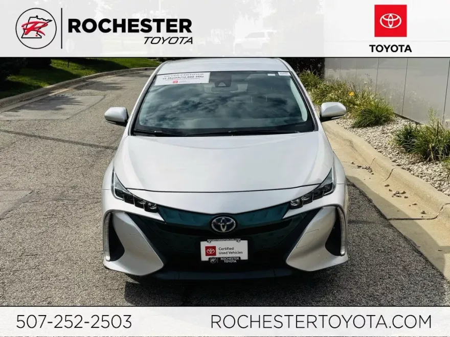 2018 Toyota Prius Prime Premium photo 1