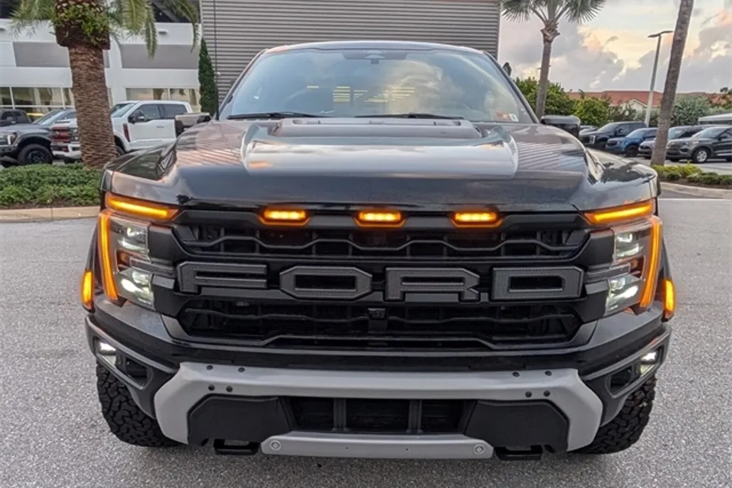 2025 Ford F-150 Raptor photo 1
