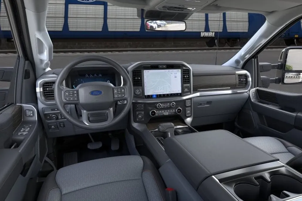 2025 Ford F-150 Lariat photo 1