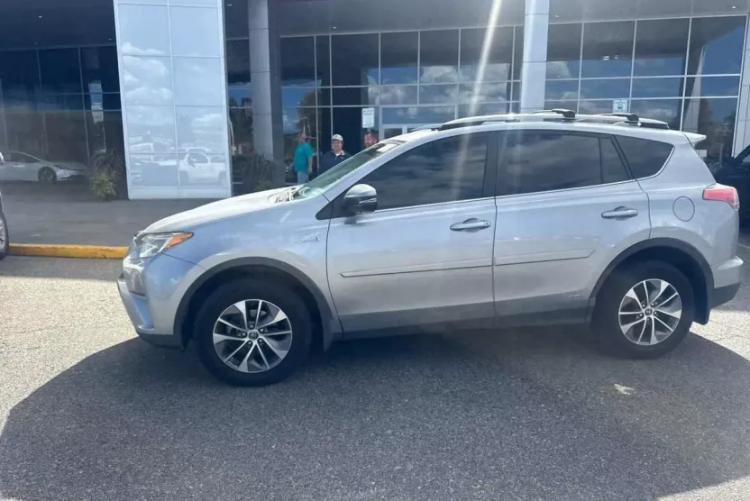 2018 Toyota RAV4 Hybrid XLE photo 1
