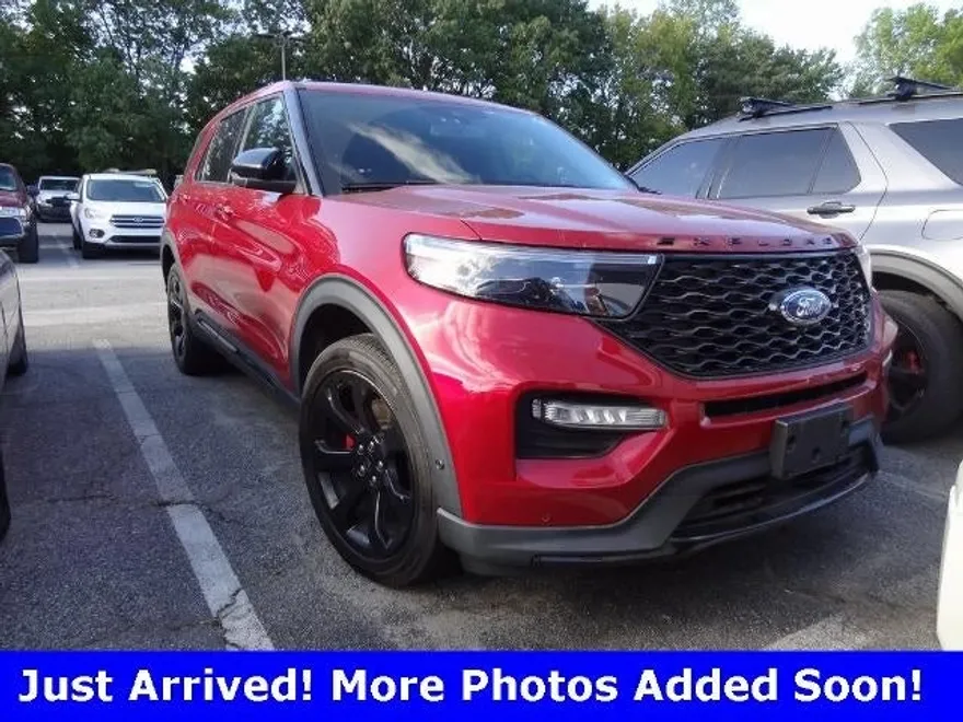 2022 Ford Explorer ST photo 1
