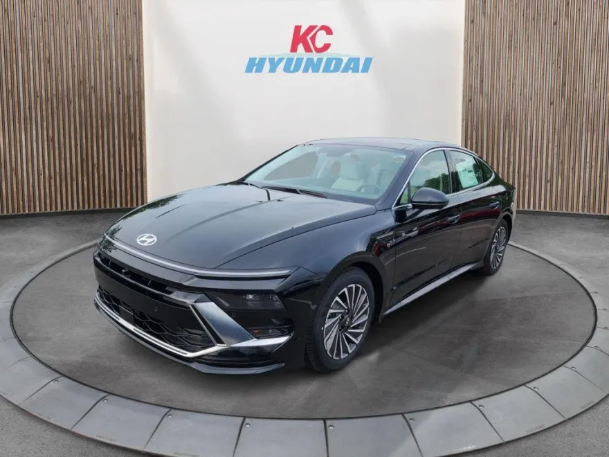 2025 Hyundai Sonata Hybrid Limited photo 1