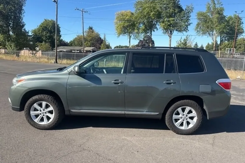 2013 Toyota Highlander Base Hybrid photo 1