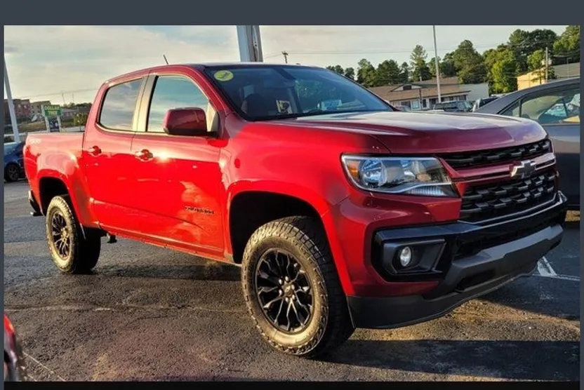 2022 Chevrolet Colorado LT photo 1