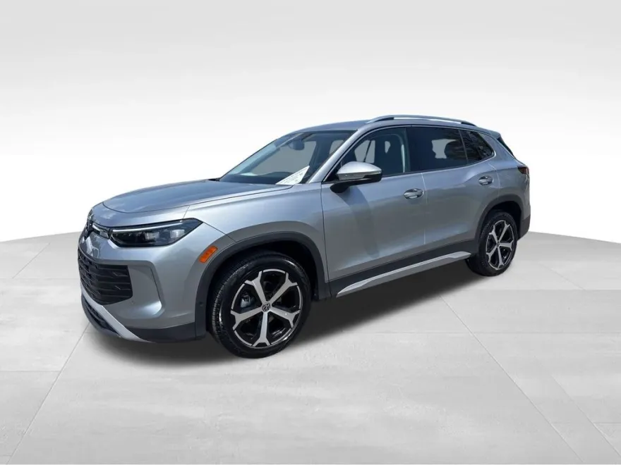 2025 Volkswagen Tiguan SE photo 1